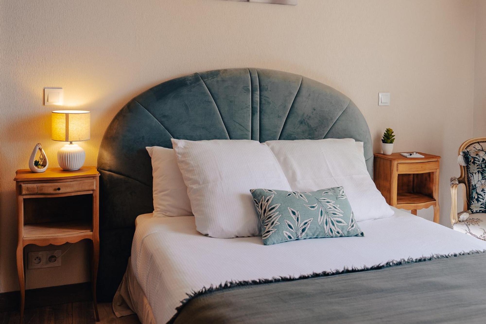 Hotel L'Abbaye แซงต์-ซีเพรียง ภายนอก รูปภาพ