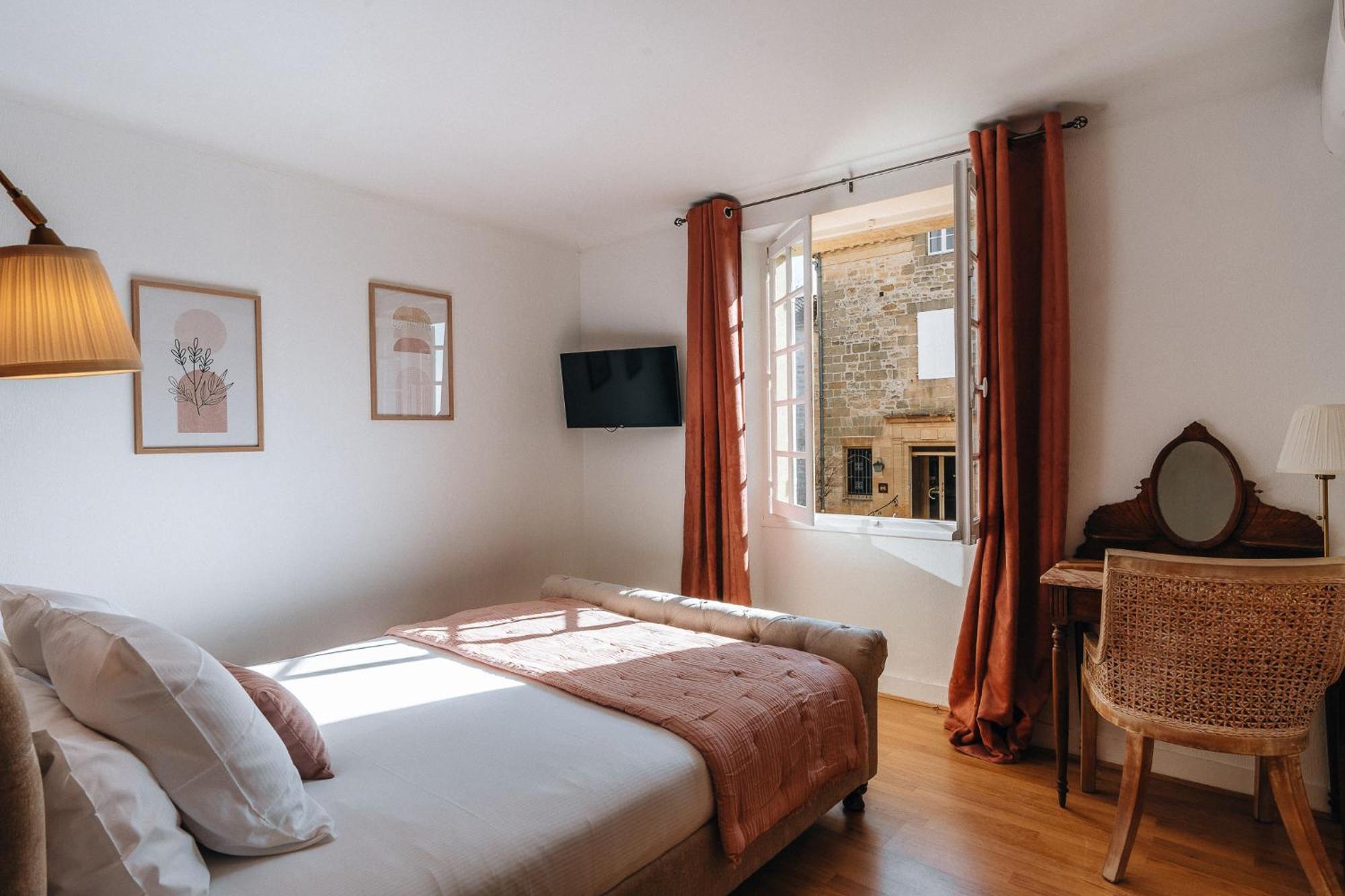 Hotel L'Abbaye แซงต์-ซีเพรียง ภายนอก รูปภาพ